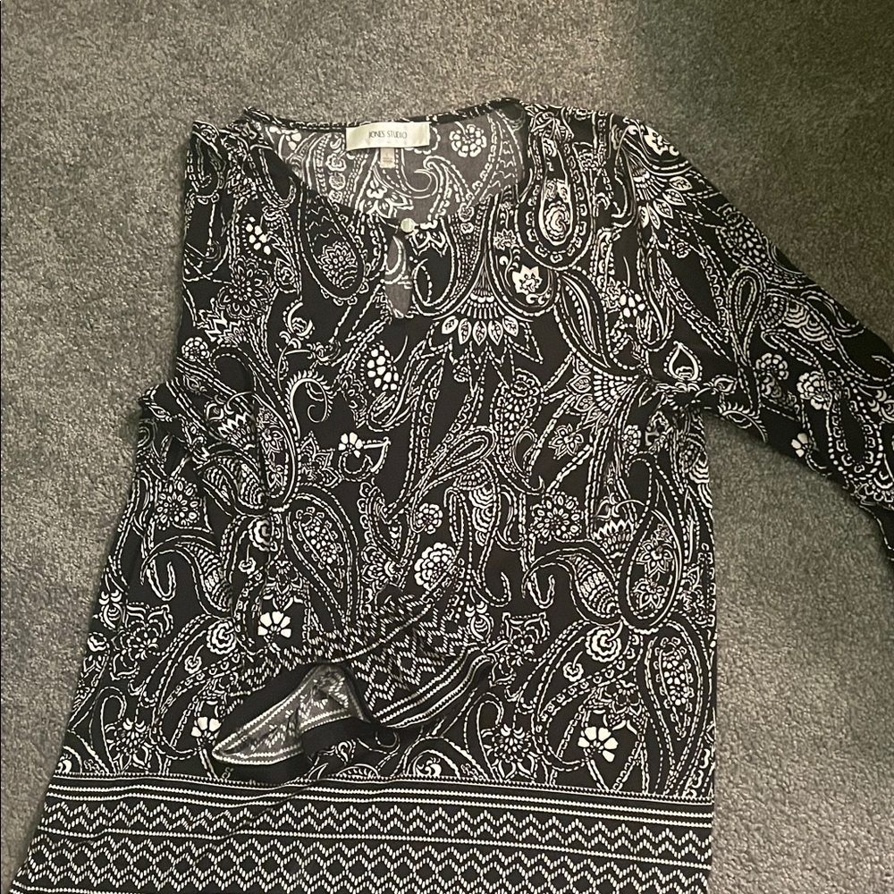 Jones Studio Monochrome Paisley Blouse